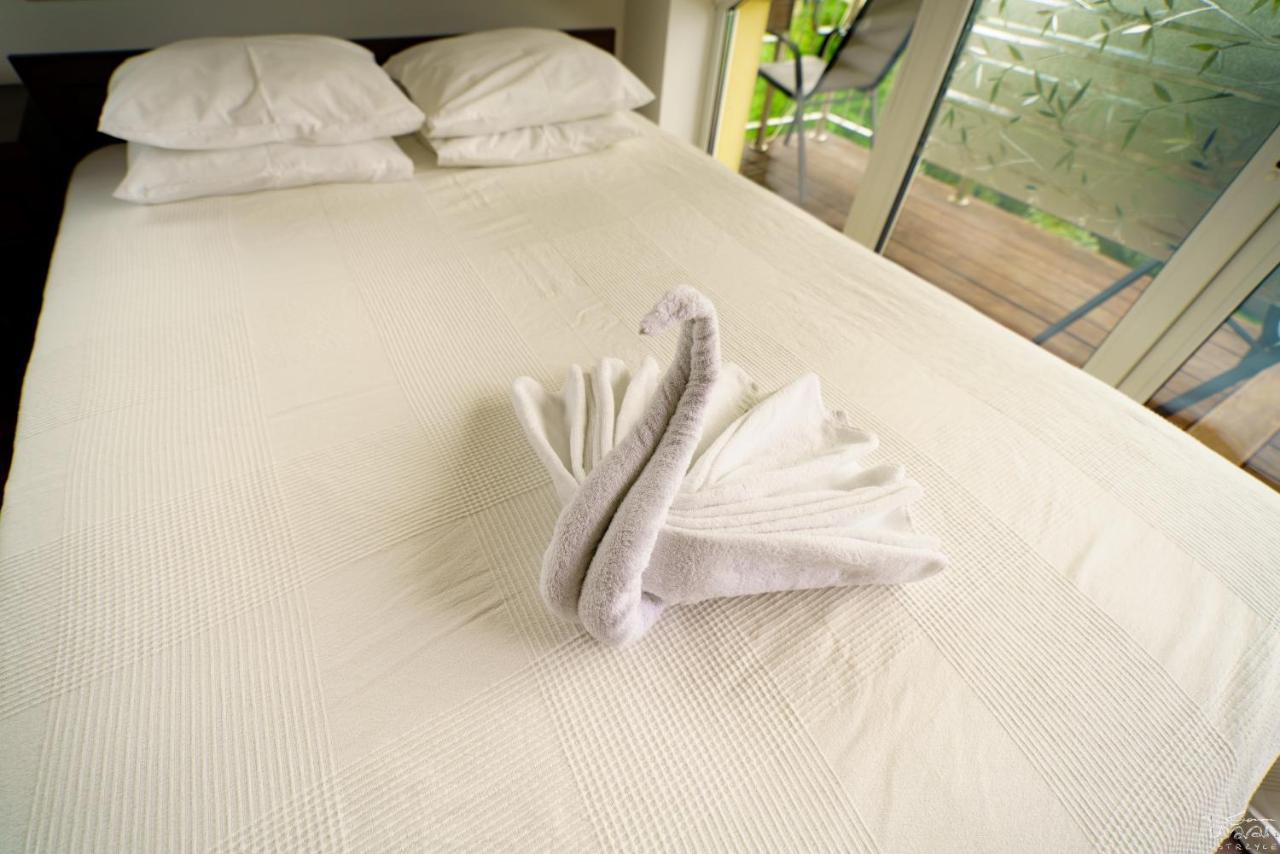 Isaan Ostrzyce Guest House Ngoại thất bức ảnh