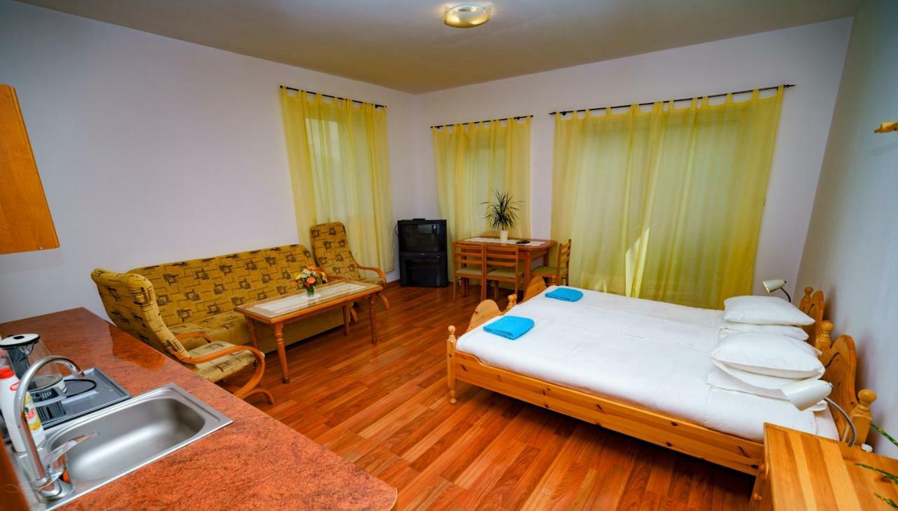 Isaan Ostrzyce Guest House Ngoại thất bức ảnh