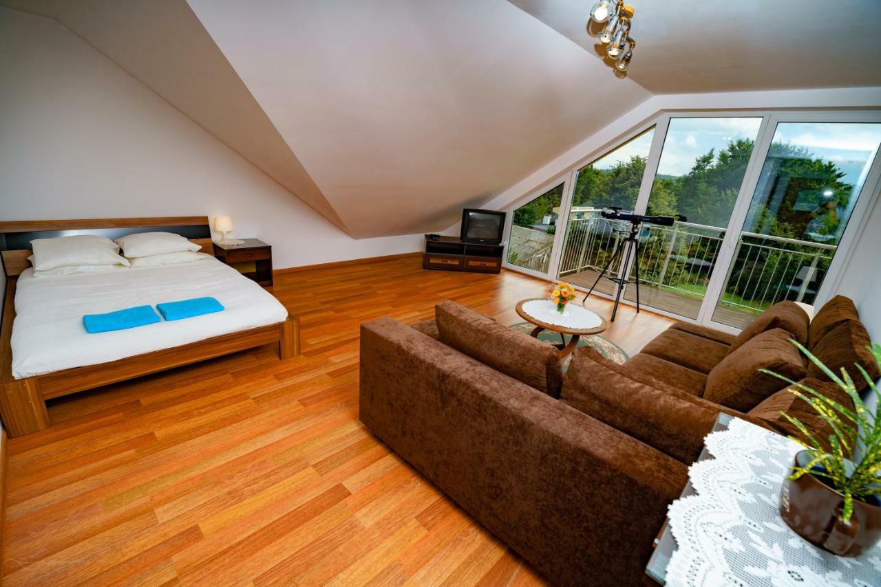 Isaan Ostrzyce Guest House Ngoại thất bức ảnh